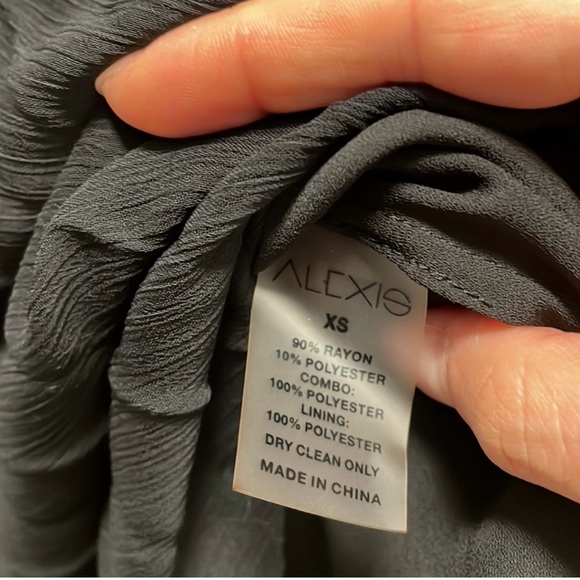 Alexis Sunniva strapless pleated gown XS black. Worn once, perfect condition - Picture 4 of 6